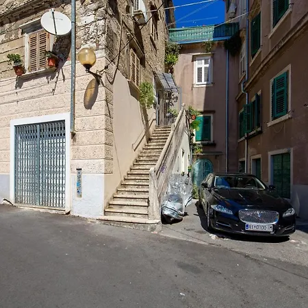 Grota In The Center Διαμέρισμα